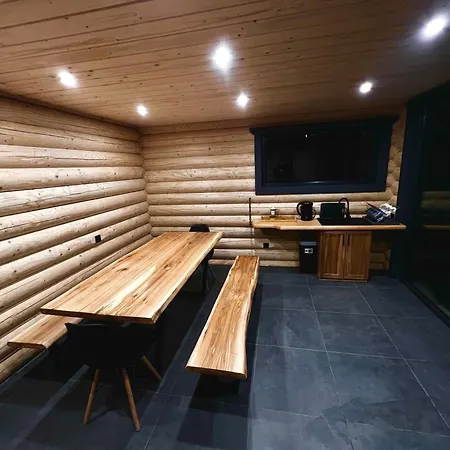 Hotel Arnica Yasinya