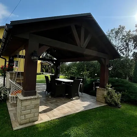 Hotel Arnica Yasinya